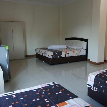 Hotel Sulawesi Gorontalo Surabaya Exterior foto